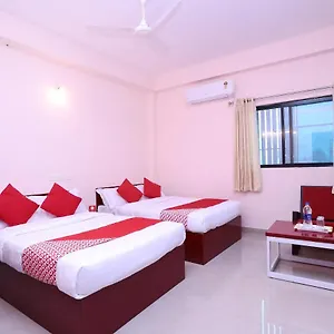 Oyo 13577 Tkr Metro Residency Kochi